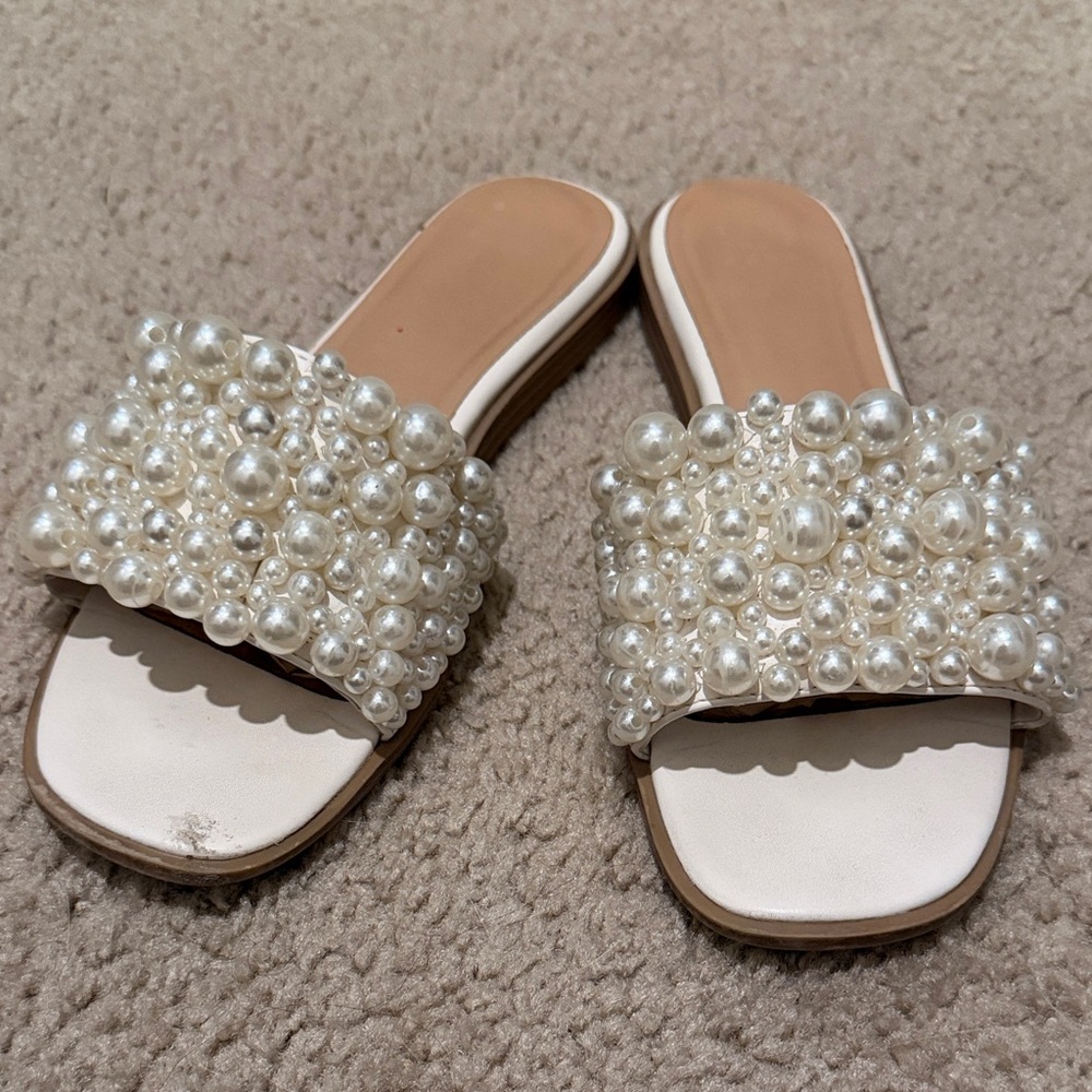 Pearl-Embellished White Slide Sandals - Women